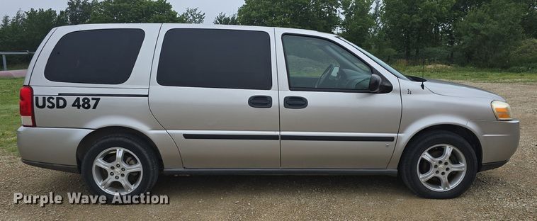 image for item DQ4440 2008 Chevrolet Uplander LS van