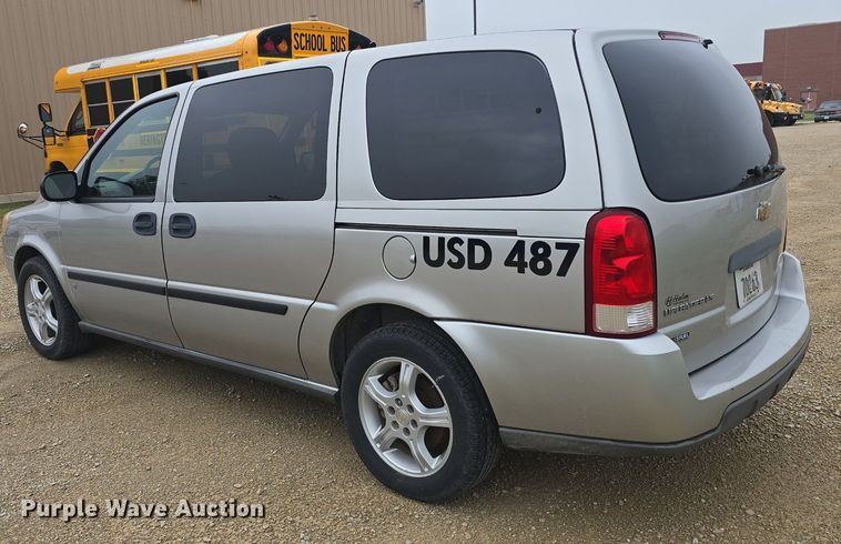 image for item DQ4440 2008 Chevrolet Uplander LS van