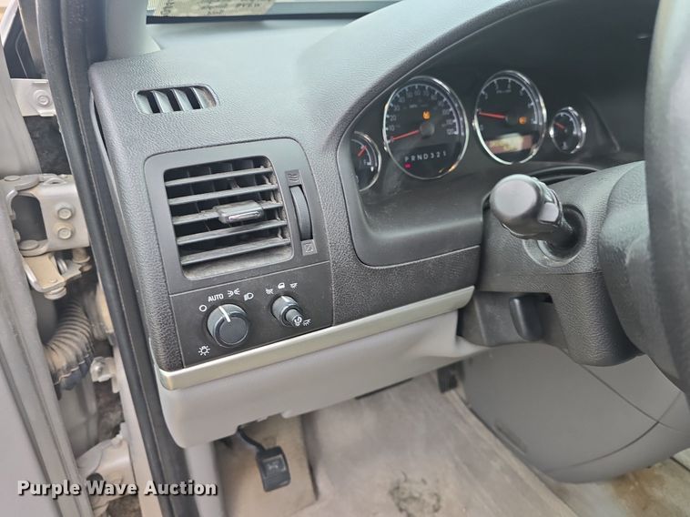 image for item DQ4440 2008 Chevrolet Uplander LS van