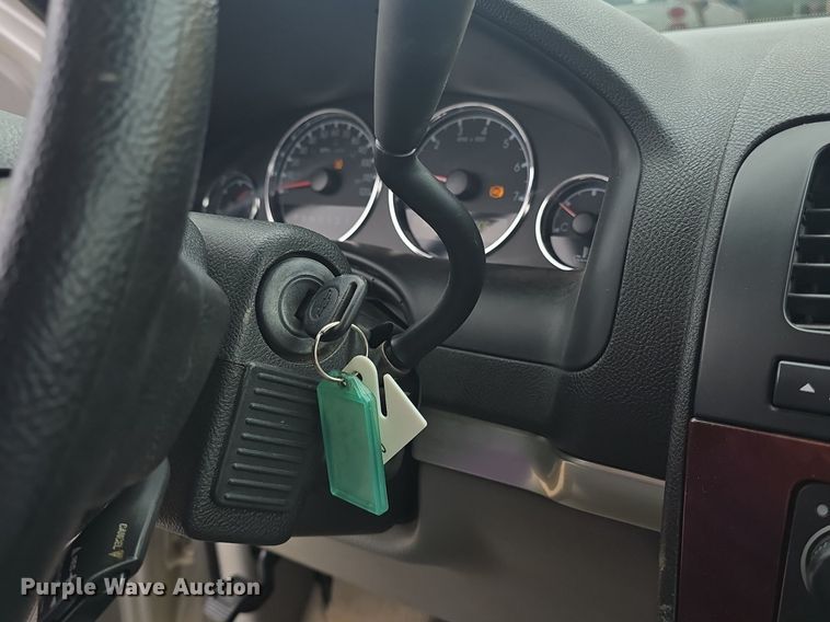 image for item DQ4440 2008 Chevrolet Uplander LS van