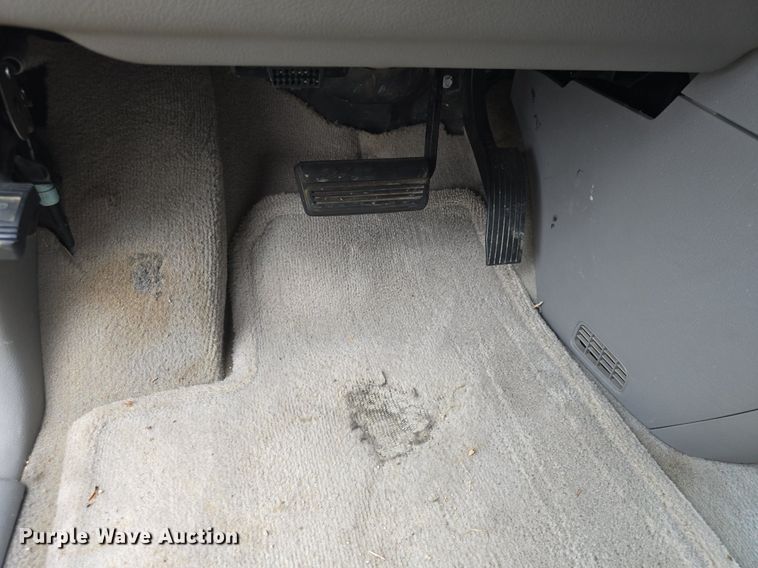 image for item DQ4440 2008 Chevrolet Uplander LS van