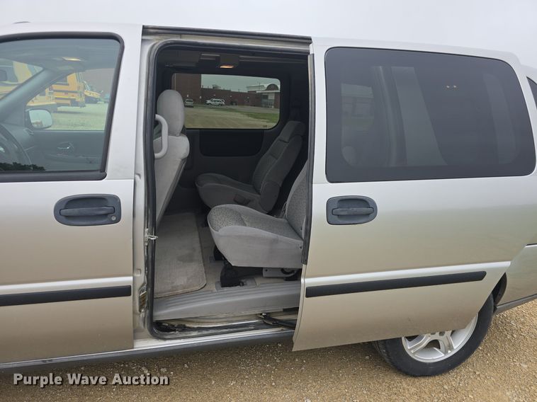 image for item DQ4440 2008 Chevrolet Uplander LS van