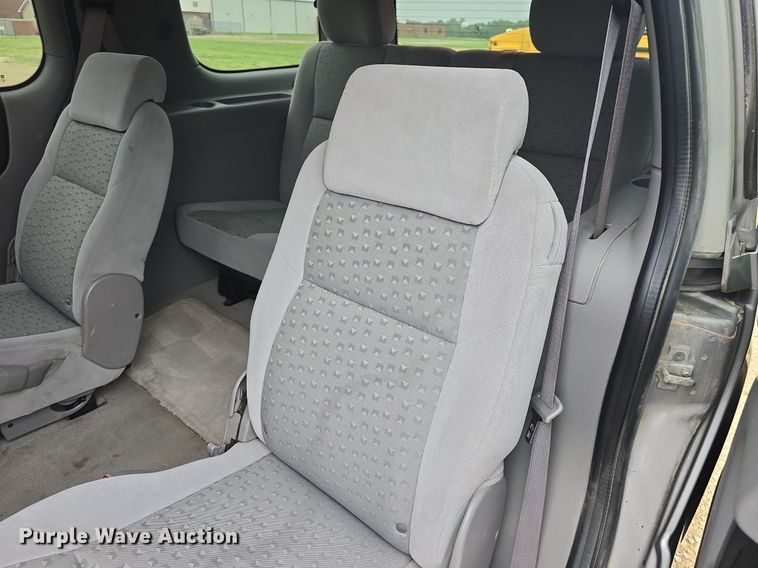 image for item DQ4440 2008 Chevrolet Uplander LS van