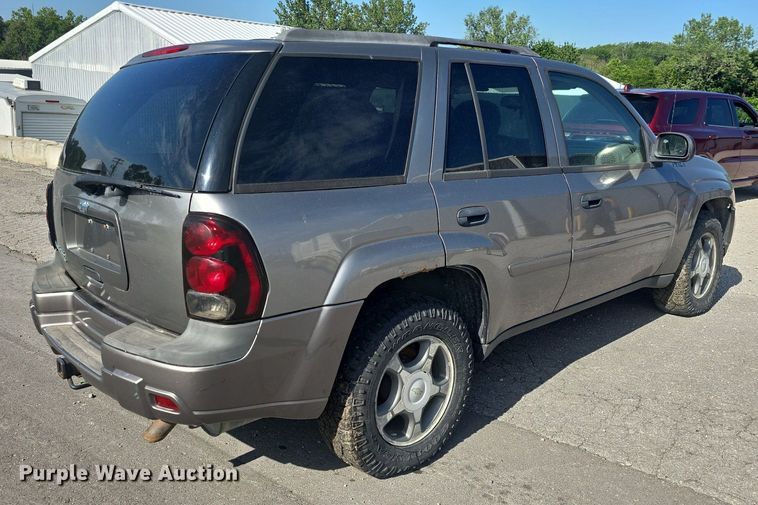 image for item DQ4447 2007 Chevrolet Trailblazer LS SUV