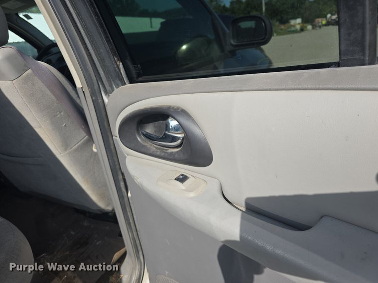 image for item DQ4447 2007 Chevrolet Trailblazer LS SUV