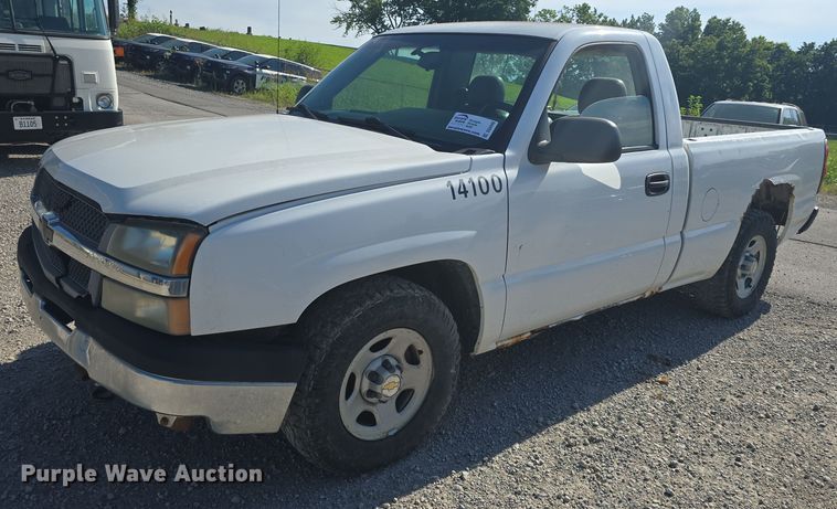 image for item DQ4448 2003 Chevrolet  Silverado 1500  pickup truck