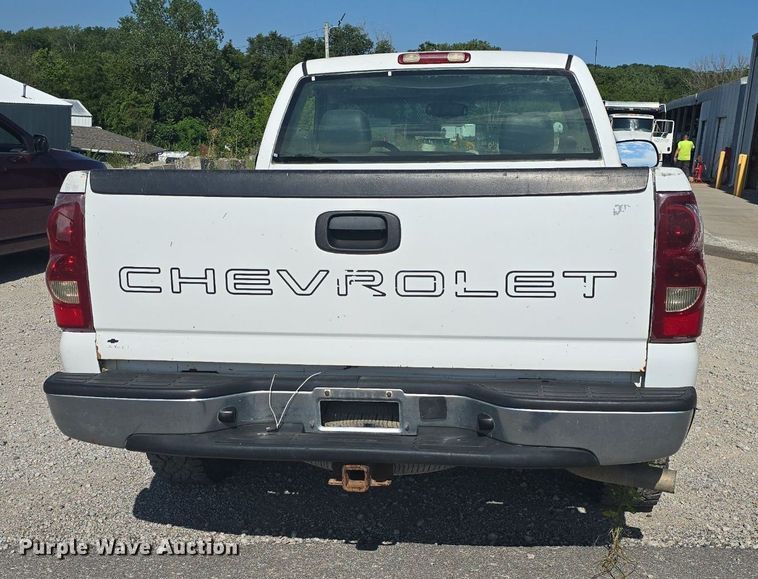 image for item DQ4448 2003 Chevrolet  Silverado 1500  pickup truck