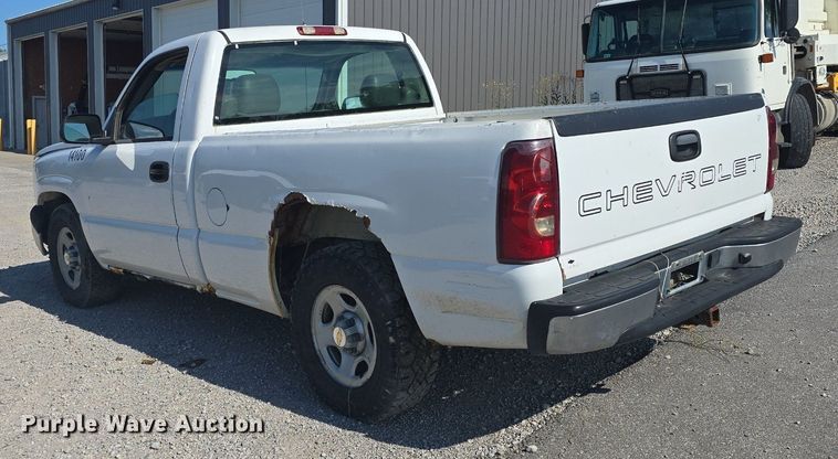 image for item DQ4448 2003 Chevrolet  Silverado 1500  pickup truck