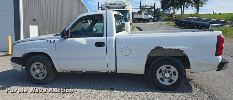 image for item DQ4448 2003 Chevrolet  Silverado 1500  pickup truck