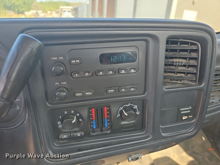 image for item DQ4448 2003 Chevrolet  Silverado 1500  pickup truck