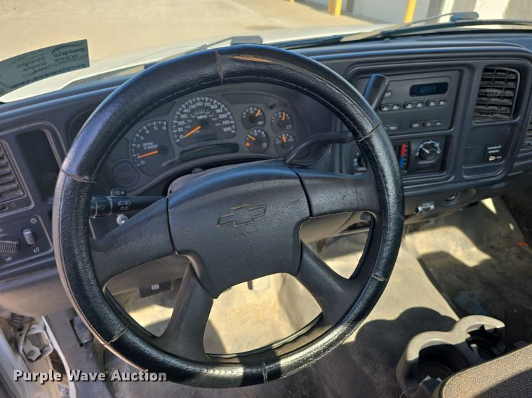 image for item DQ4448 2003 Chevrolet  Silverado 1500  pickup truck