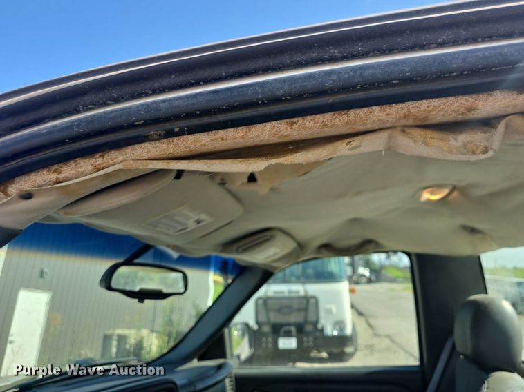 image for item DQ4448 2003 Chevrolet  Silverado 1500  pickup truck