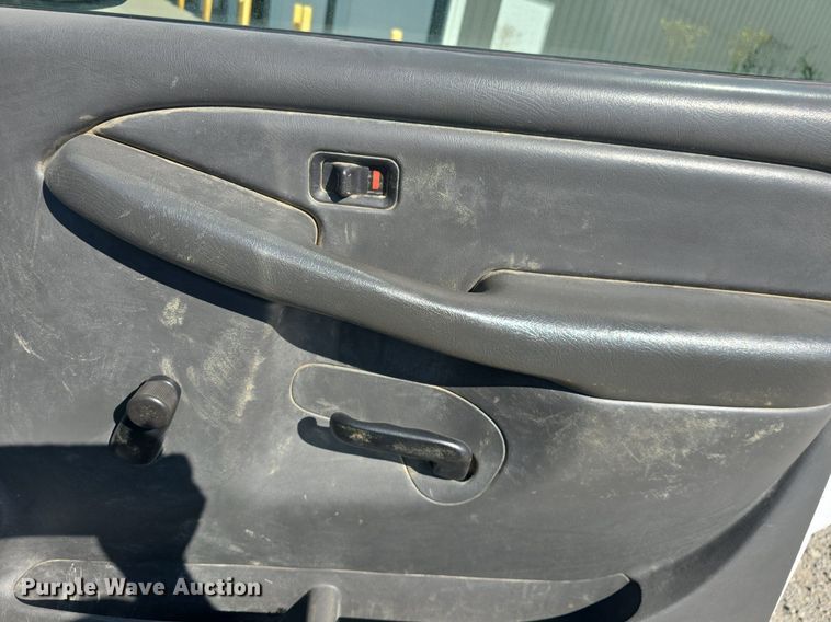 image for item DQ4448 2003 Chevrolet  Silverado 1500  pickup truck