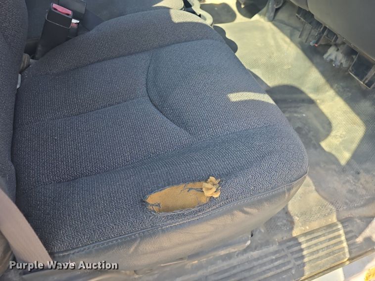 image for item DQ4448 2003 Chevrolet  Silverado 1500  pickup truck