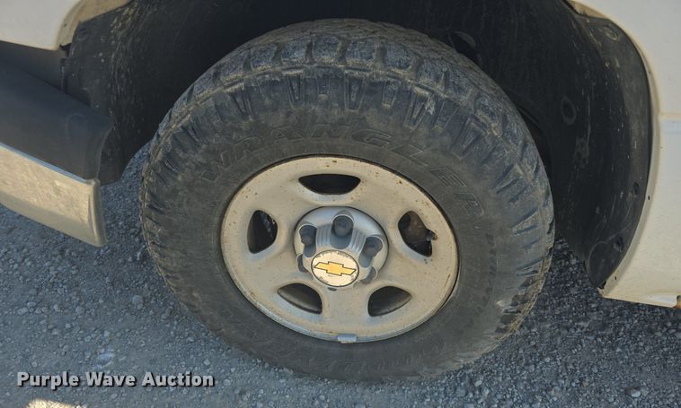 image for item DQ4448 2003 Chevrolet  Silverado 1500  pickup truck