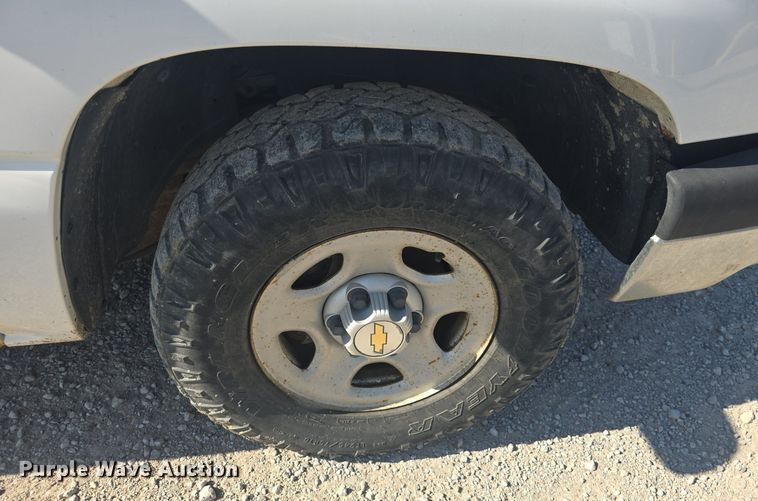 image for item DQ4448 2003 Chevrolet  Silverado 1500  pickup truck