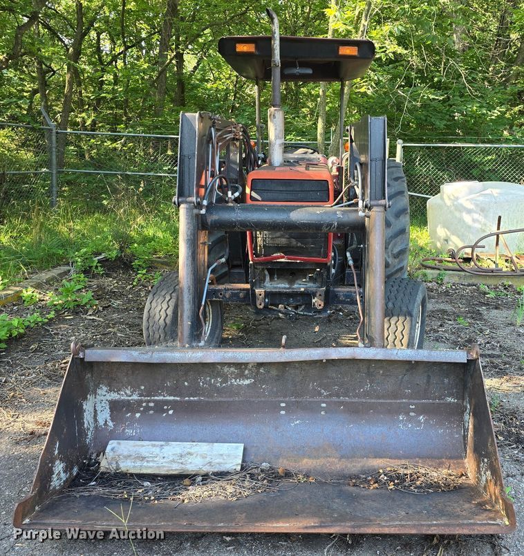 image for item DQ4453 1992 Case IH 695 tractor