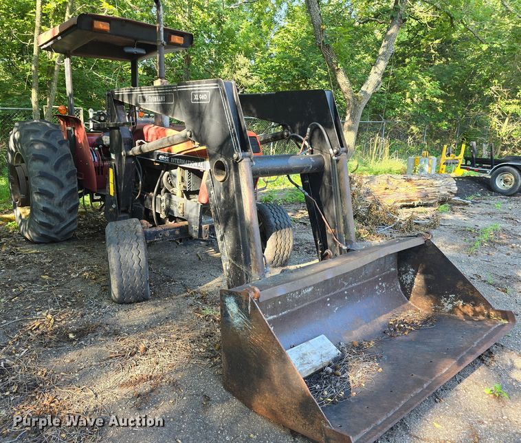 image for item DQ4453 1992 Case IH 695 tractor