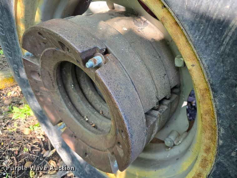 image for item DQ4453 1992 Case IH 695 tractor