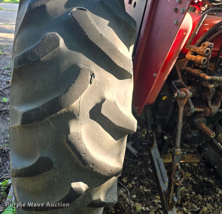 image for item DQ4453 1992 Case IH 695 tractor