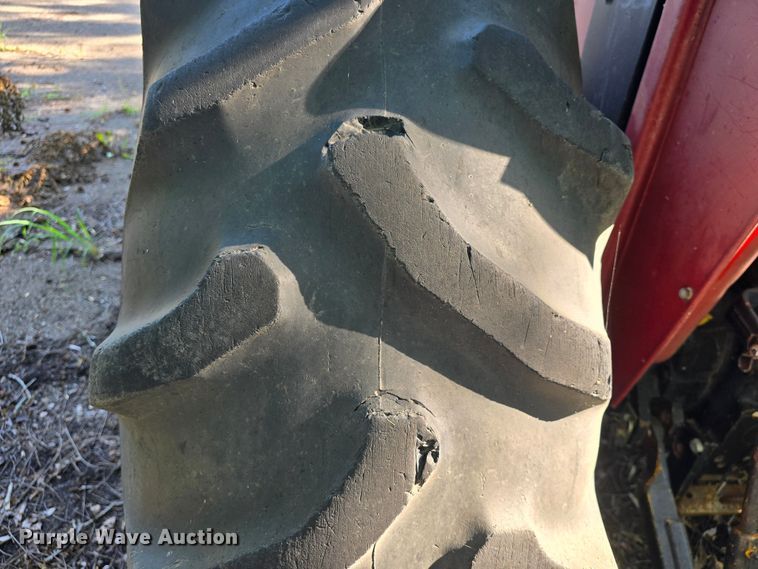 image for item DQ4453 1992 Case IH 695 tractor