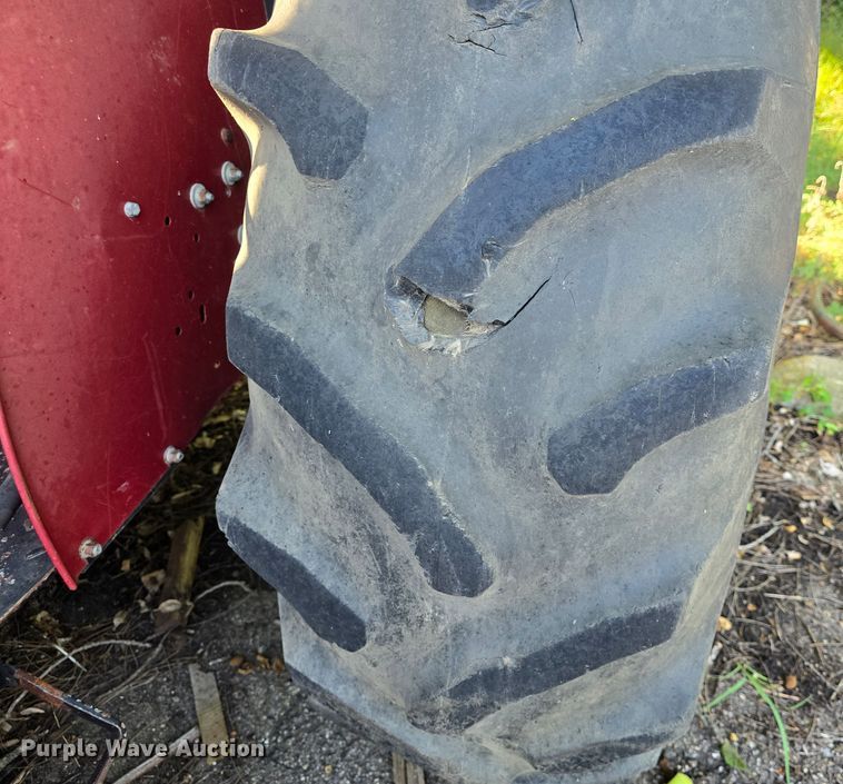 image for item DQ4453 1992 Case IH 695 tractor