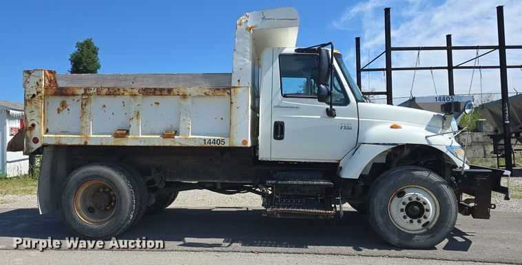 image for item DQ4458 2007 International  7300 dump truck