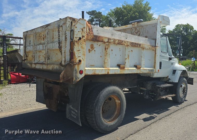 image for item DQ4458 2007 International  7300 dump truck