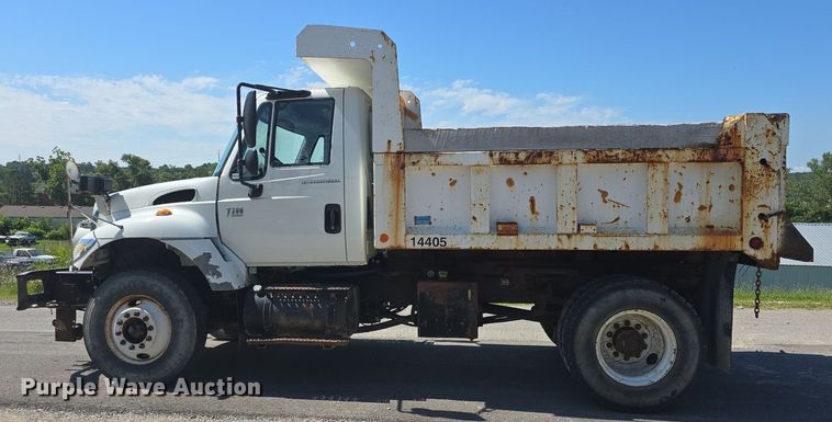 image for item DQ4458 2007 International  7300 dump truck