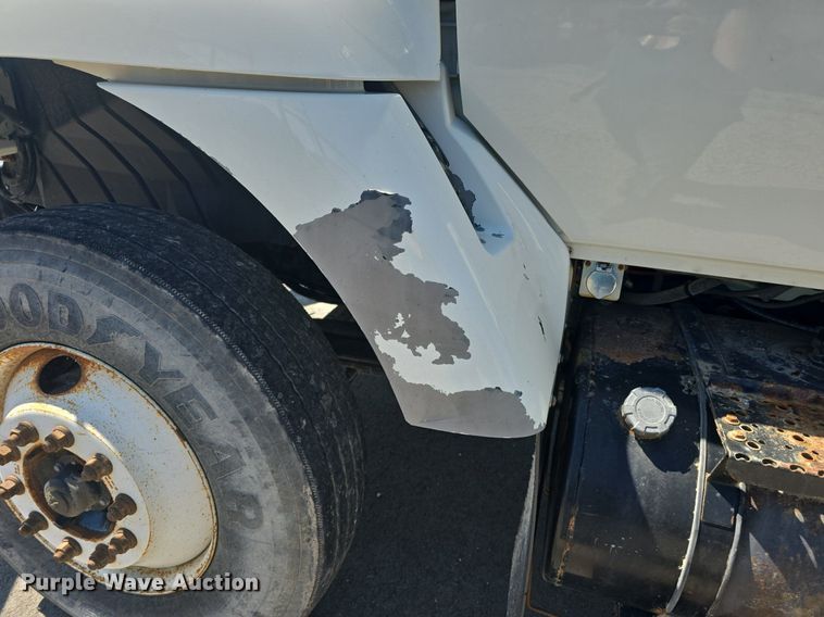 image for item DQ4458 2007 International  7300 dump truck