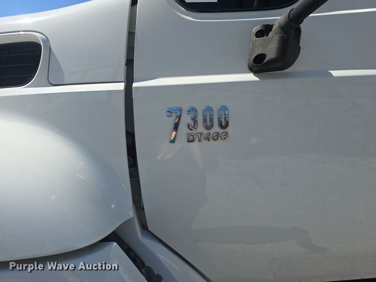 image for item DQ4458 2007 International  7300 dump truck