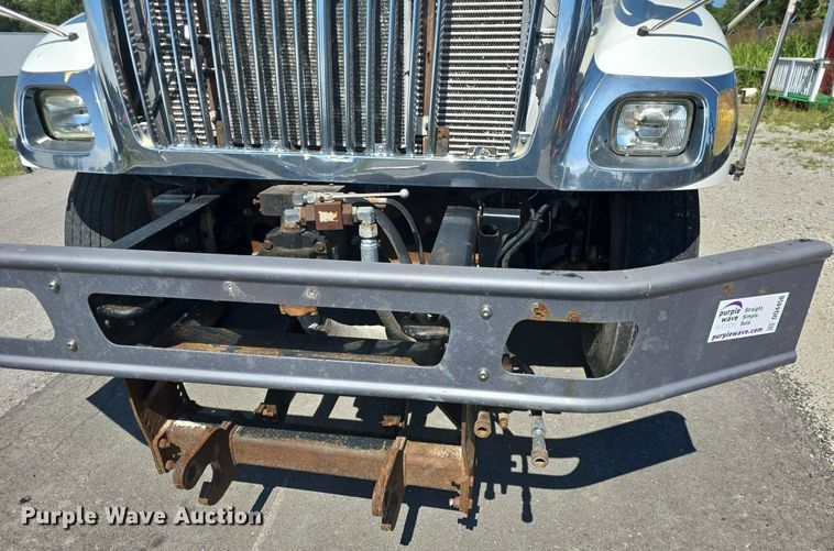 image for item DQ4458 2007 International  7300 dump truck