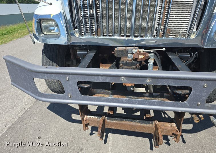 image for item DQ4458 2007 International  7300 dump truck