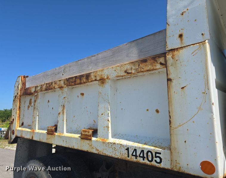 image for item DQ4458 2007 International  7300 dump truck