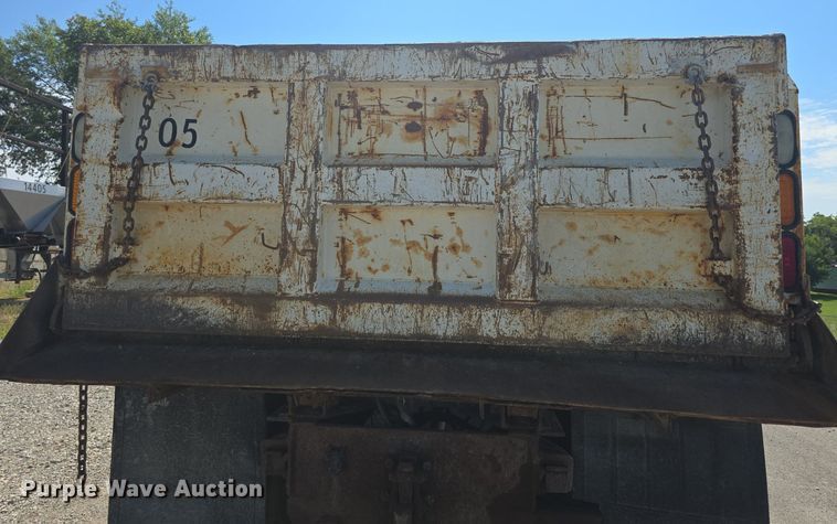 image for item DQ4458 2007 International  7300 dump truck