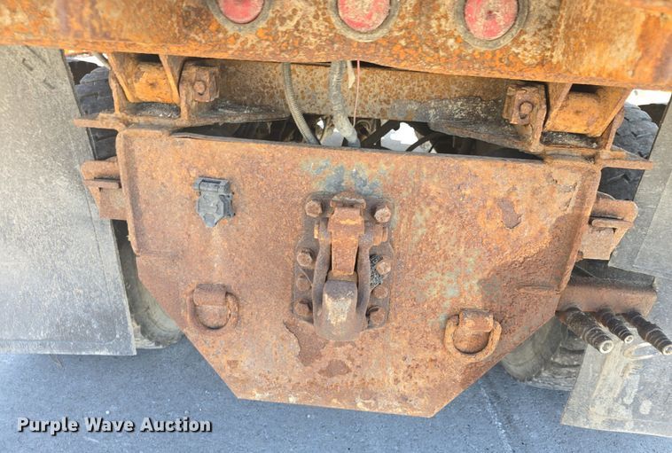 image for item DQ4458 2007 International  7300 dump truck