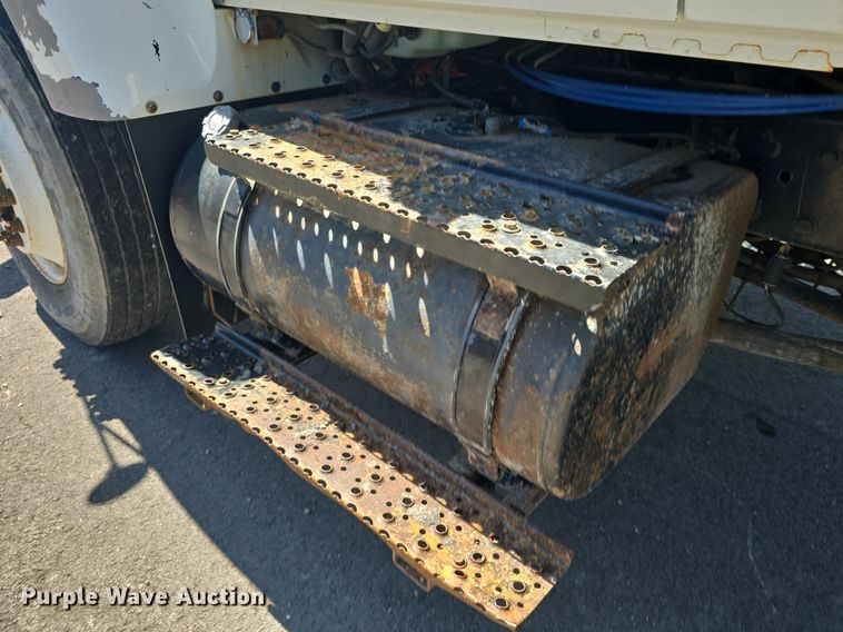 image for item DQ4458 2007 International  7300 dump truck