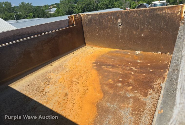 image for item DQ4458 2007 International  7300 dump truck