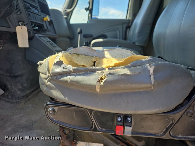 image for item DQ4458 2007 International  7300 dump truck