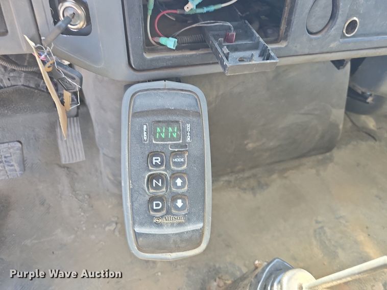 image for item DQ4458 2007 International  7300 dump truck