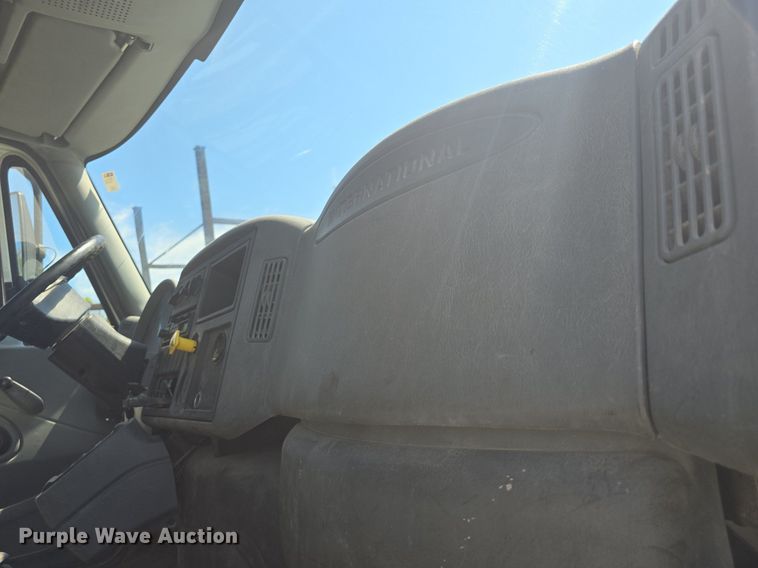 image for item DQ4458 2007 International  7300 dump truck