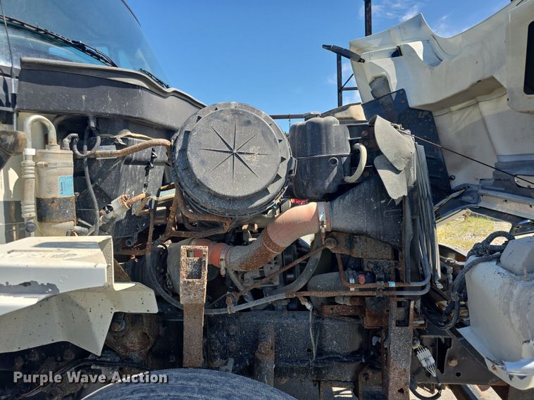 image for item DQ4458 2007 International  7300 dump truck