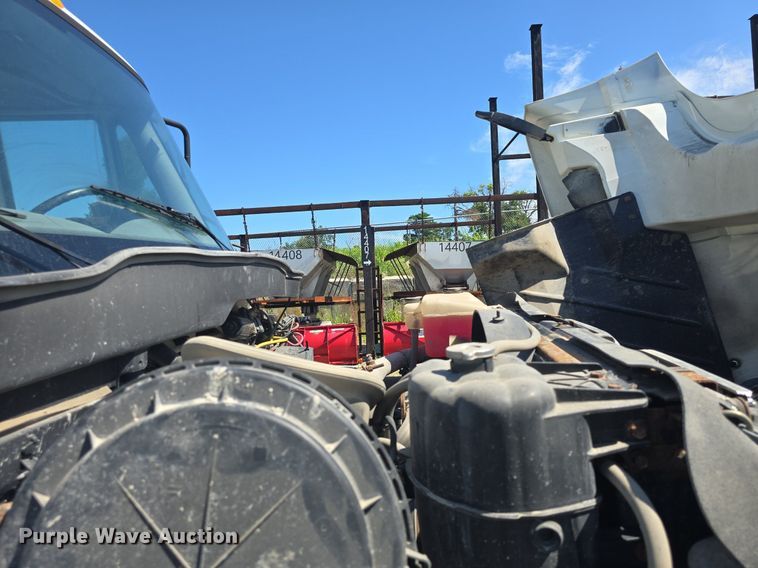 image for item DQ4458 2007 International  7300 dump truck