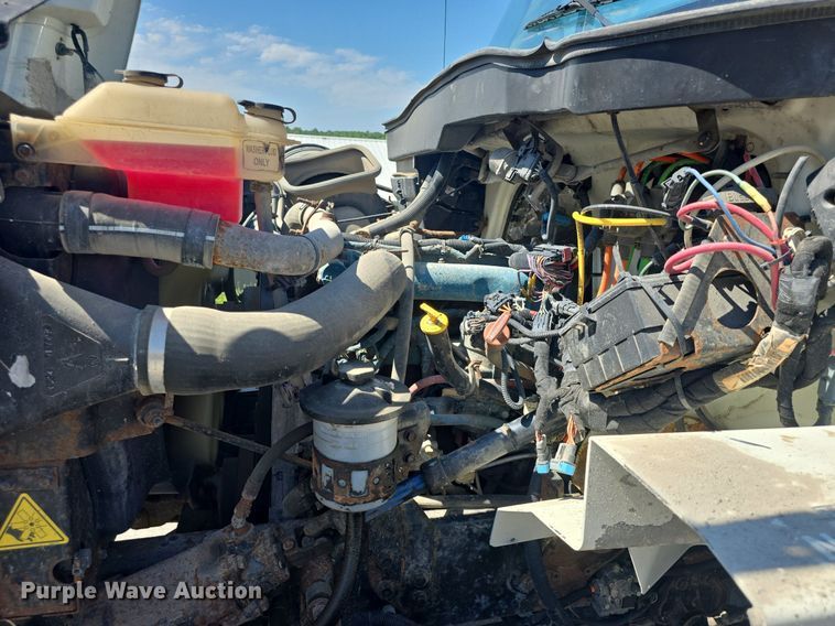 image for item DQ4458 2007 International  7300 dump truck