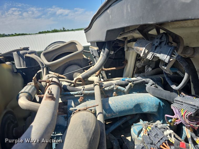 image for item DQ4458 2007 International  7300 dump truck