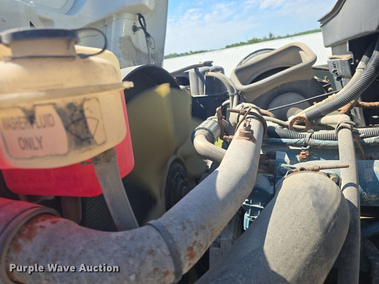 image for item DQ4458 2007 International  7300 dump truck