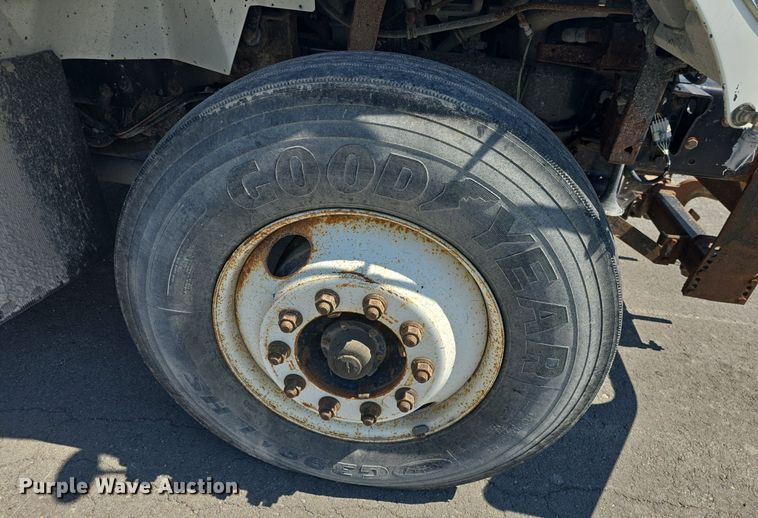 image for item DQ4458 2007 International  7300 dump truck