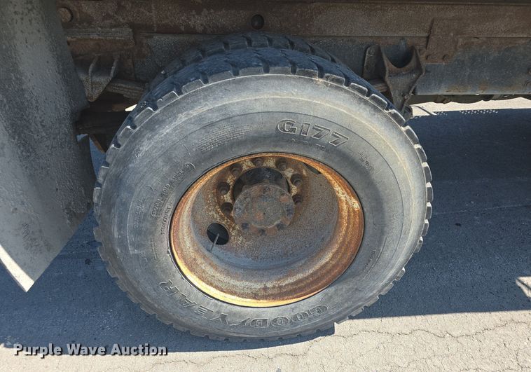 image for item DQ4458 2007 International  7300 dump truck