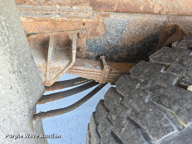 image for item DQ4458 2007 International  7300 dump truck