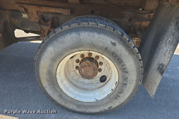 image for item DQ4458 2007 International  7300 dump truck